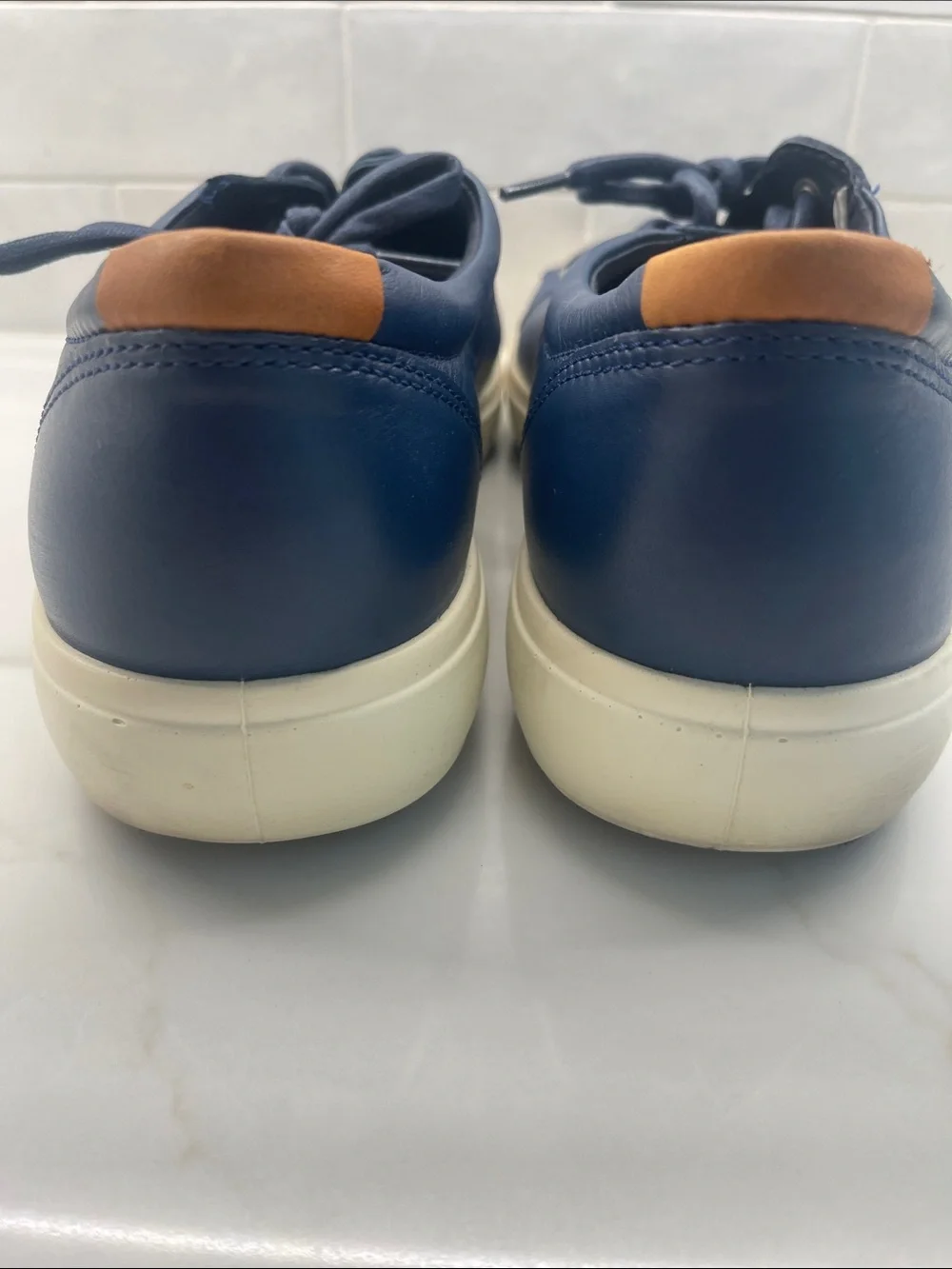 Men’s Ecco Navy Leather Lace-Up Sneaker with Cream Sole Size 47  (US 12 D) NEW